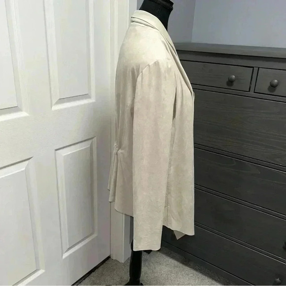 Meg &  Margot Blazer - Picture 2 of 6